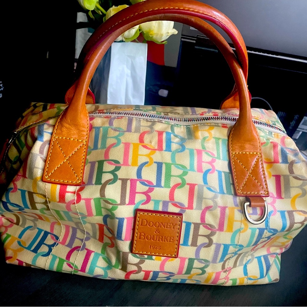 Rare Dooney & Bourke Rainbow vintage leather trim large barrel handbag.